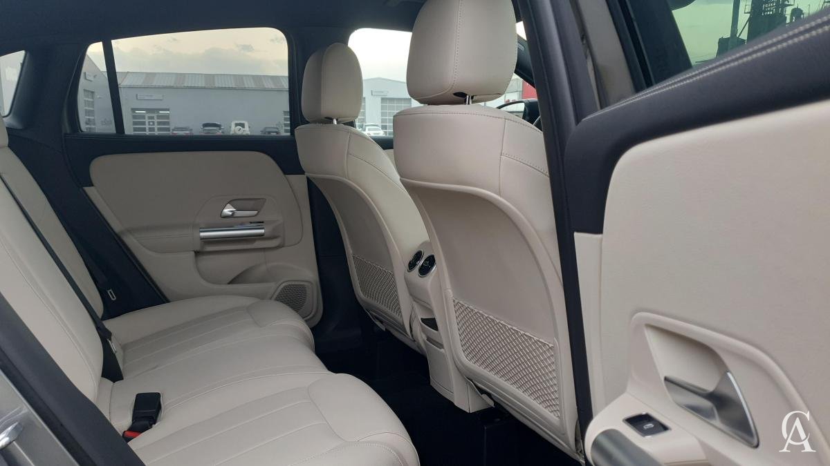MERCEDES-BENZ GLA 200 4Matic