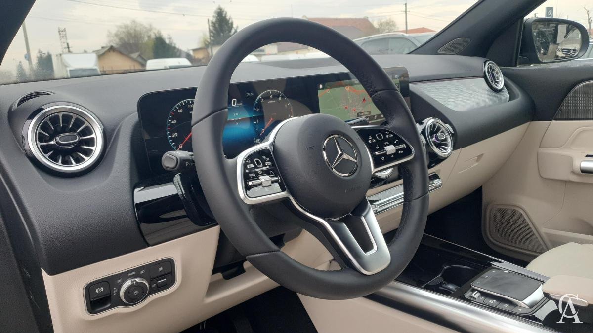MERCEDES-BENZ GLA 200 4Matic