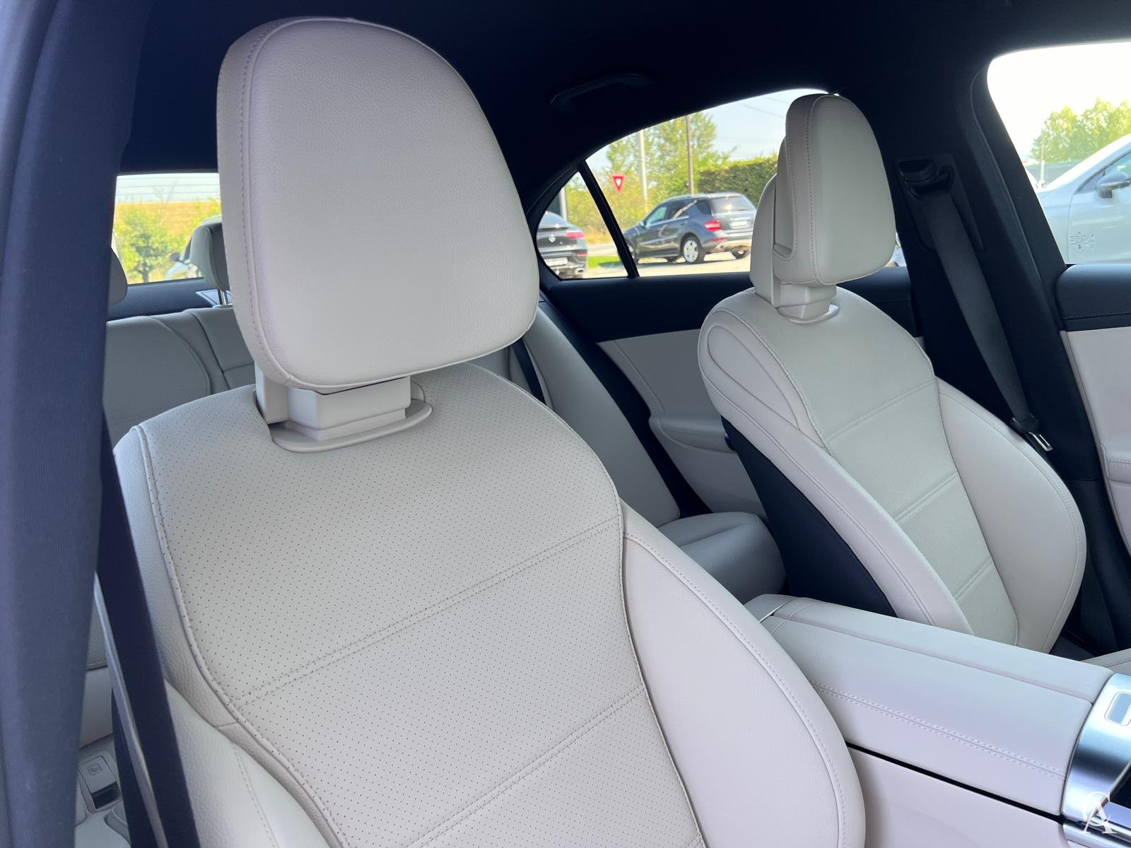 MERCEDES-BENZ C 220 d 4MATIC Limuzina