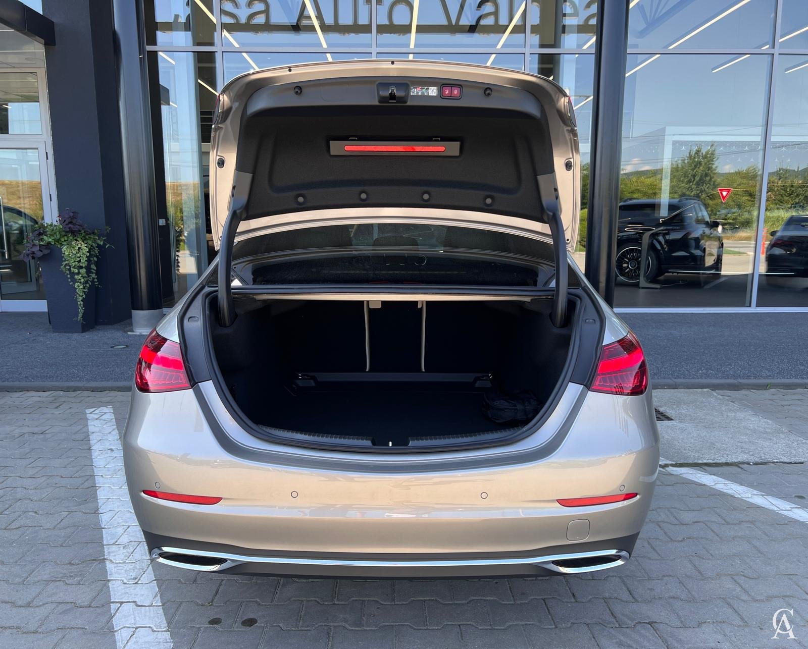 MERCEDES-BENZ C 220 d 4MATIC Limuzina