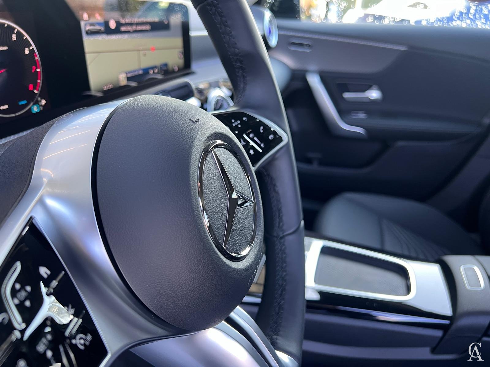 MERCEDES-BENZ A 200