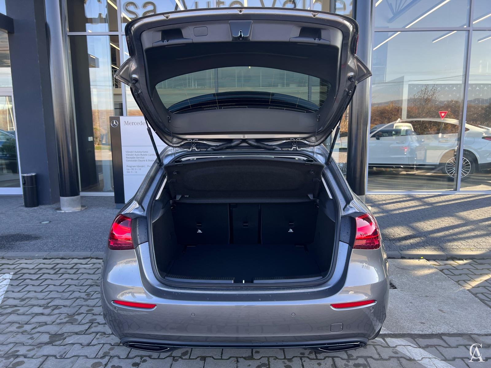 MERCEDES-BENZ A 200