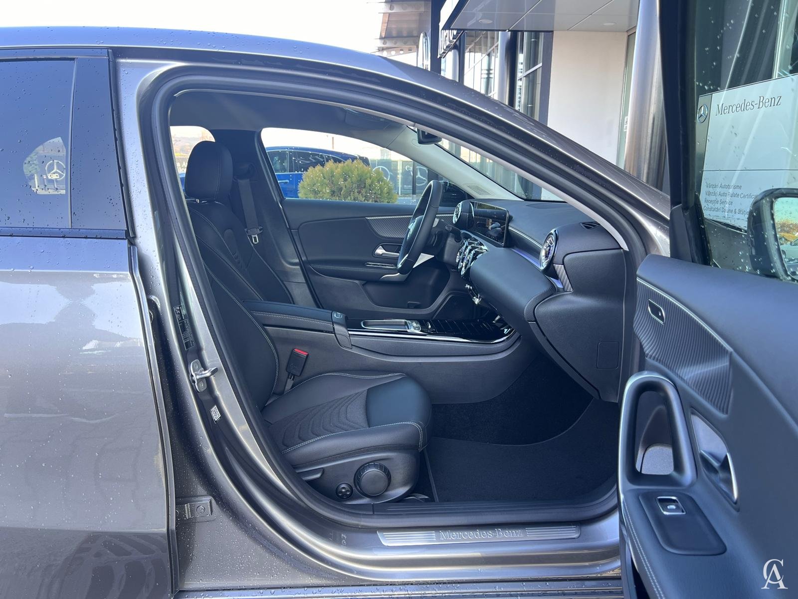 MERCEDES-BENZ A 200