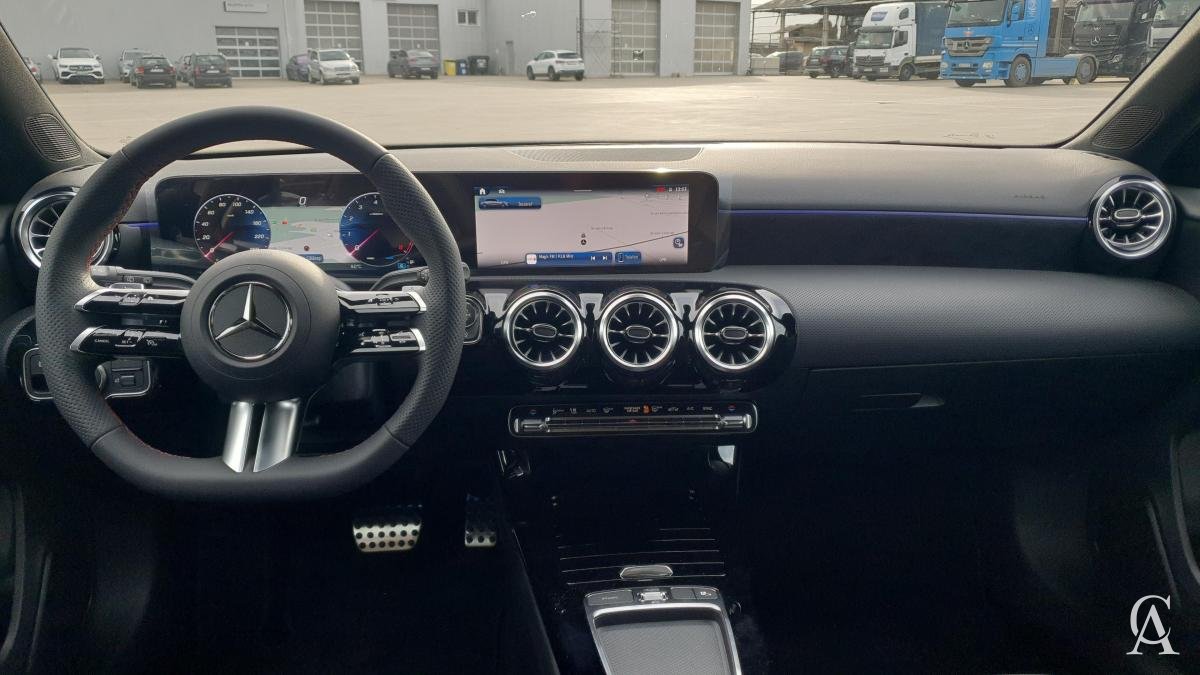MERCEDES-BENZ A 200