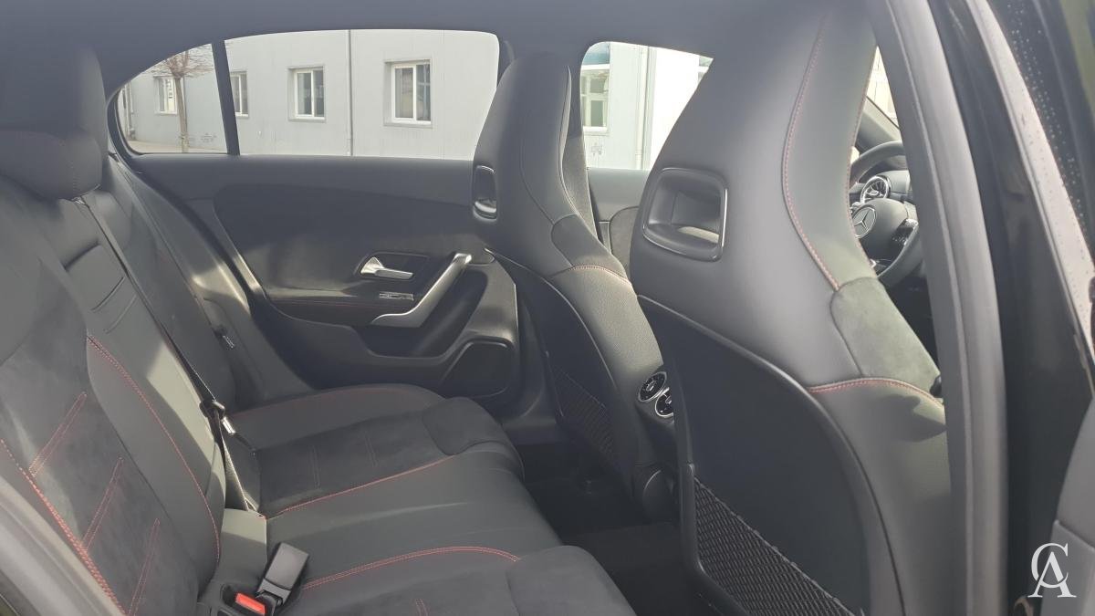 MERCEDES-BENZ A 200