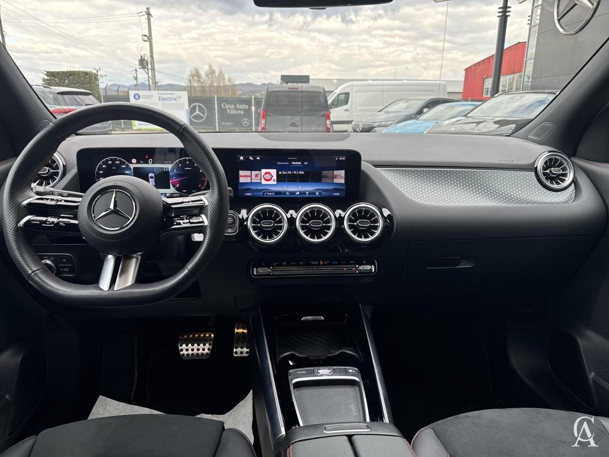 MERCEDES-BENZ GLA 220 4MATIC