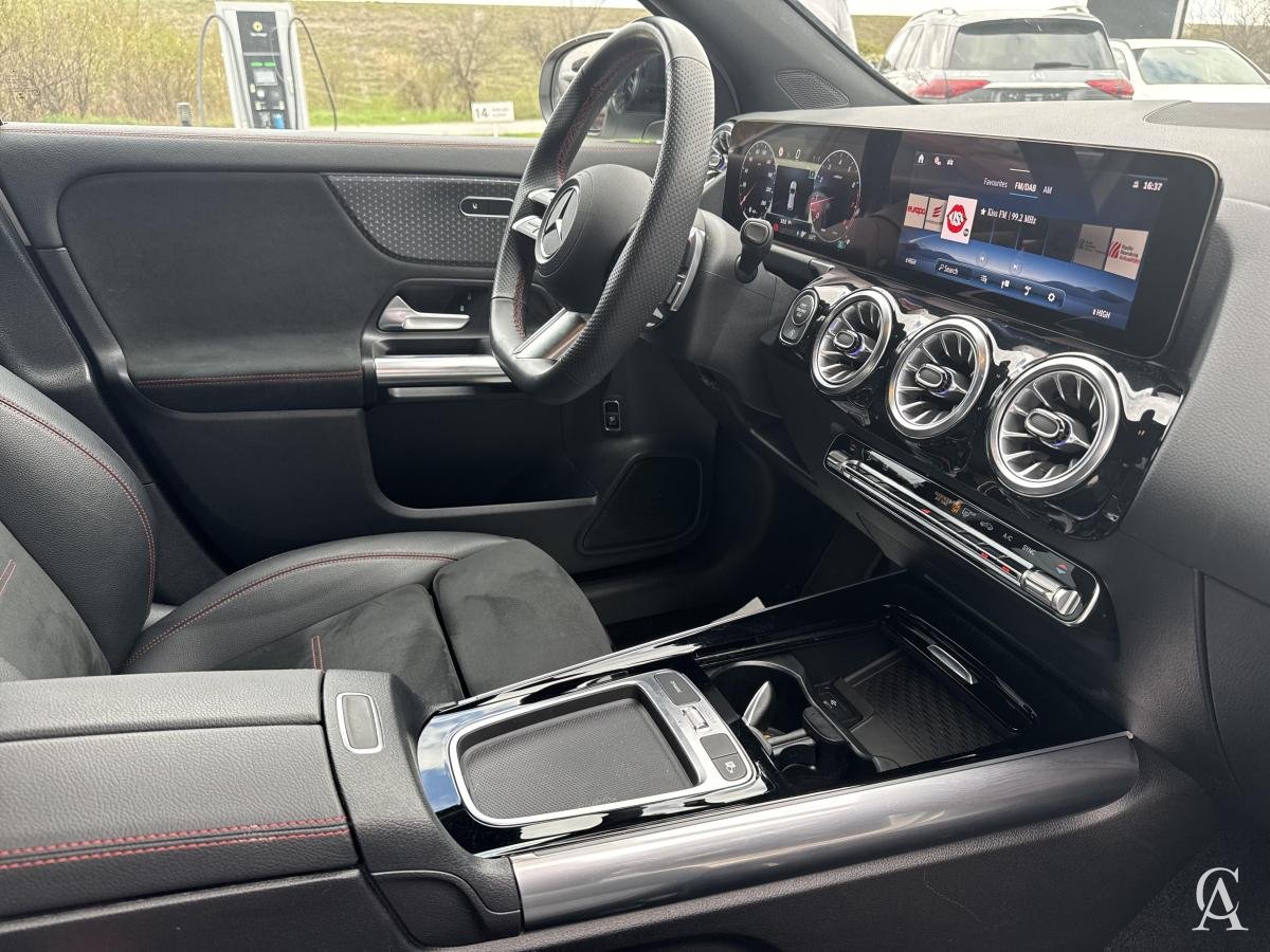 MERCEDES-BENZ GLA 220 4MATIC