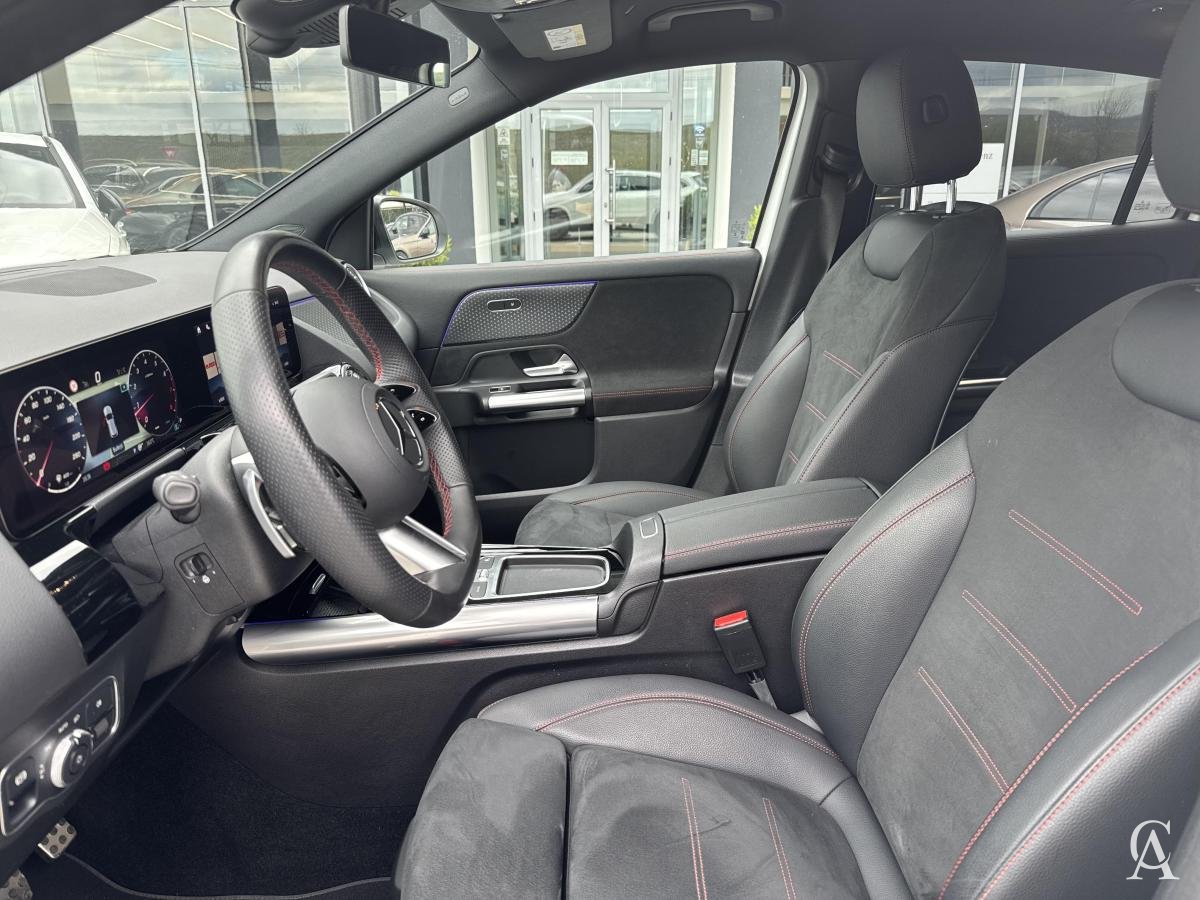 MERCEDES-BENZ GLA 220 4MATIC