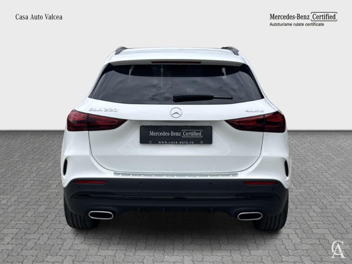 MERCEDES-BENZ GLA 220 4MATIC