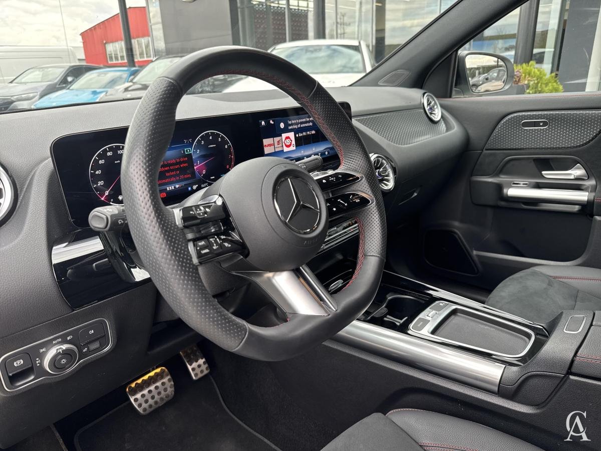 MERCEDES-BENZ GLA 220 4MATIC