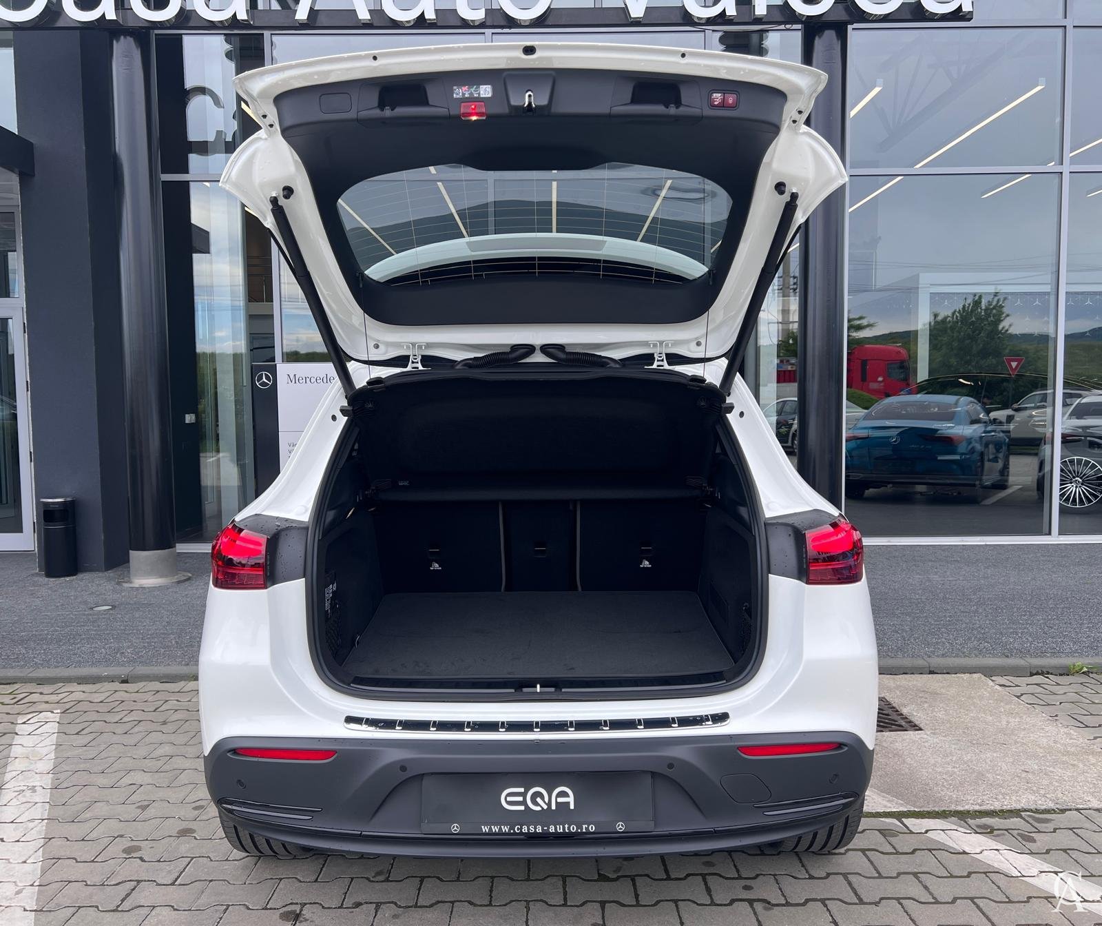 MERCEDES-BENZ EQA 250 +