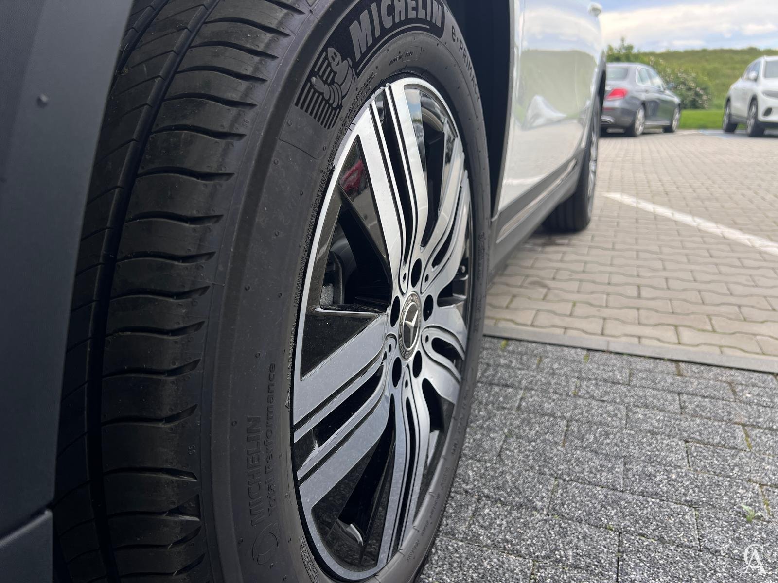 MERCEDES-BENZ EQA 250 +