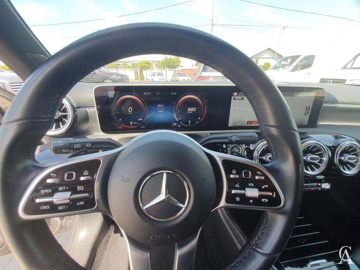 MERCEDES-BENZ A 180