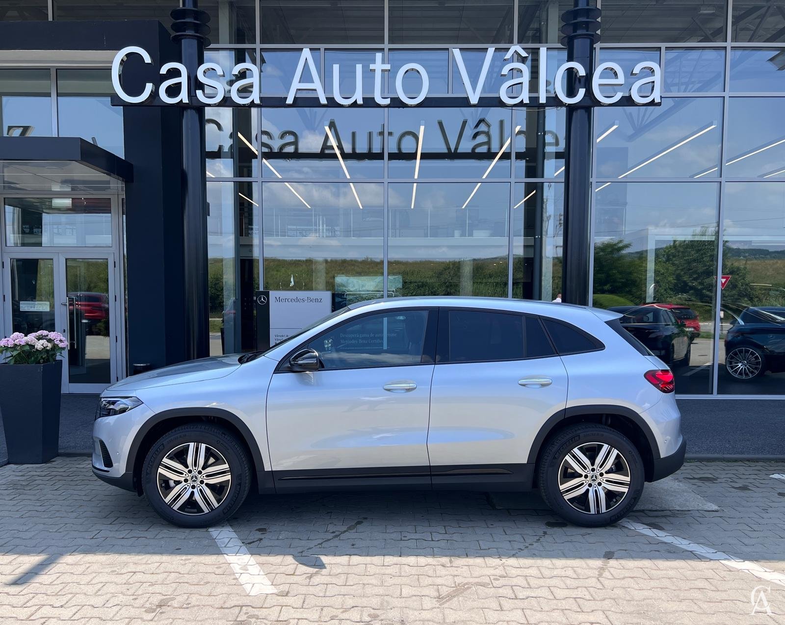 MERCEDES-BENZ EQA 250 +