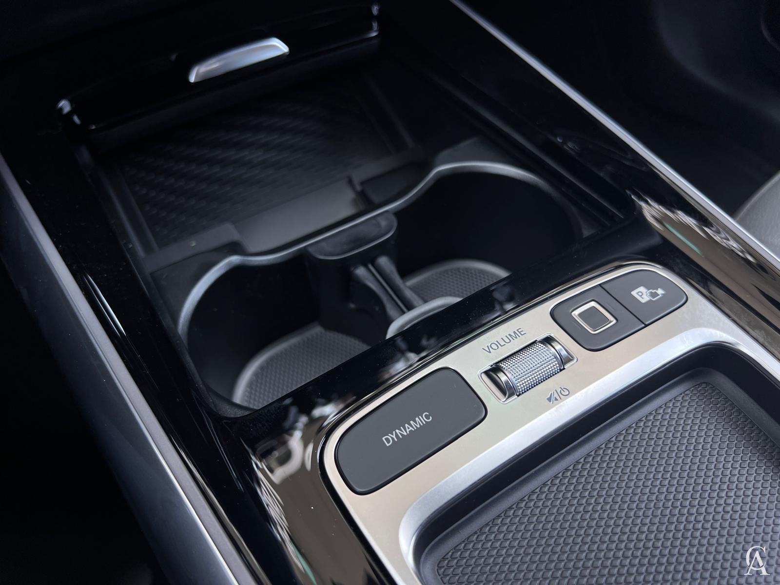 MERCEDES-BENZ EQA 250 +