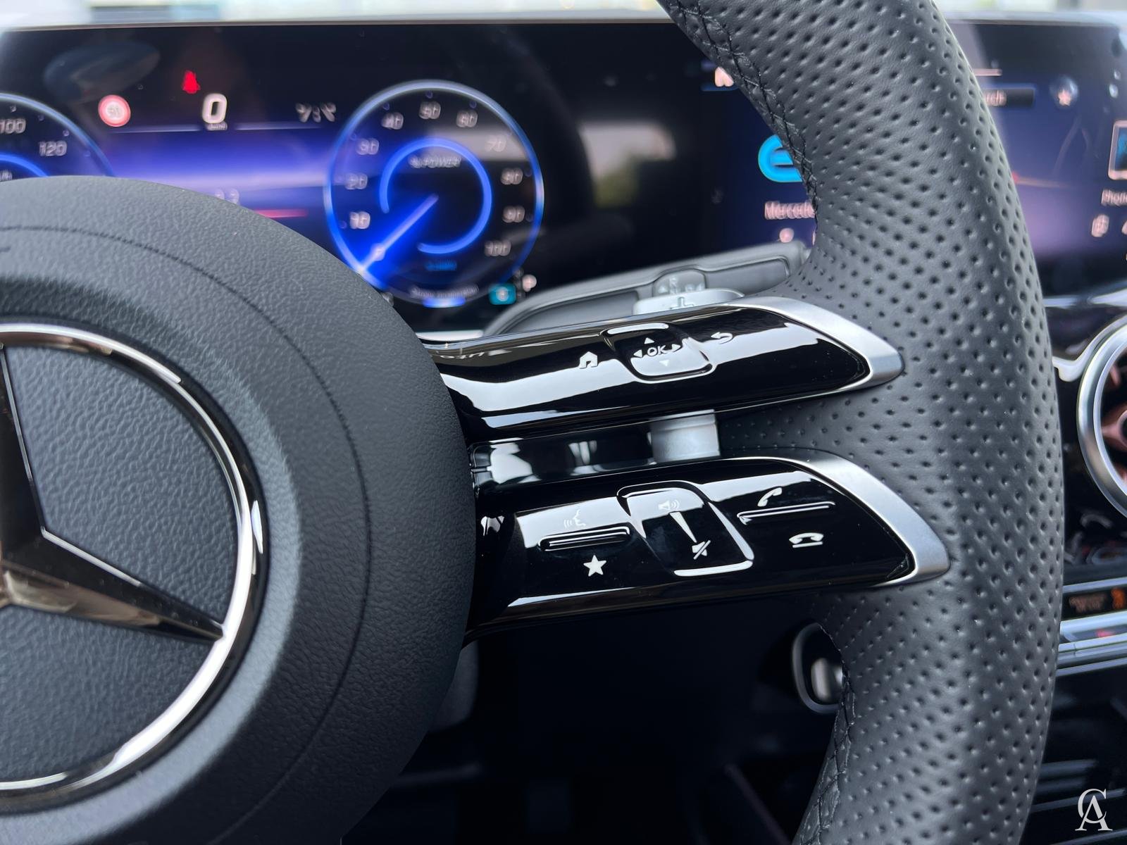 MERCEDES-BENZ EQA 250 +