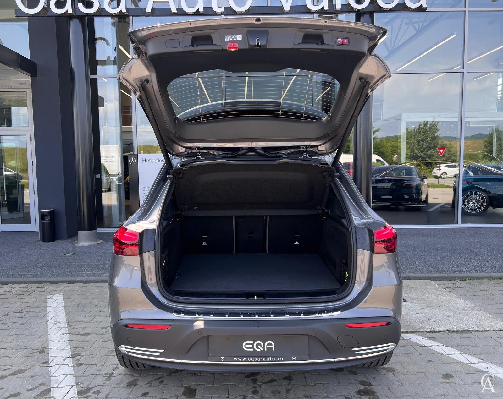 MERCEDES-BENZ EQA 250 +