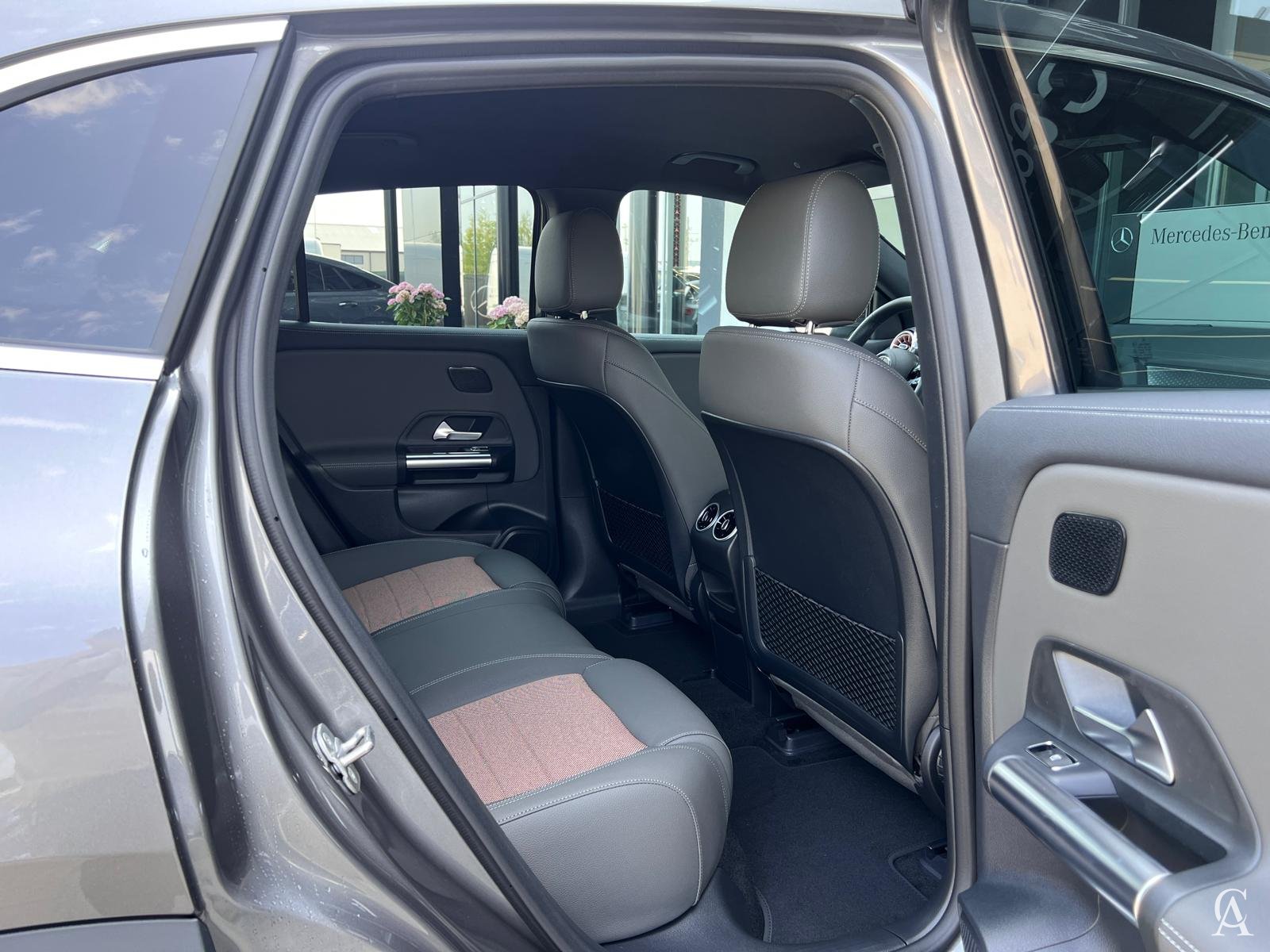 MERCEDES-BENZ EQA 250 +