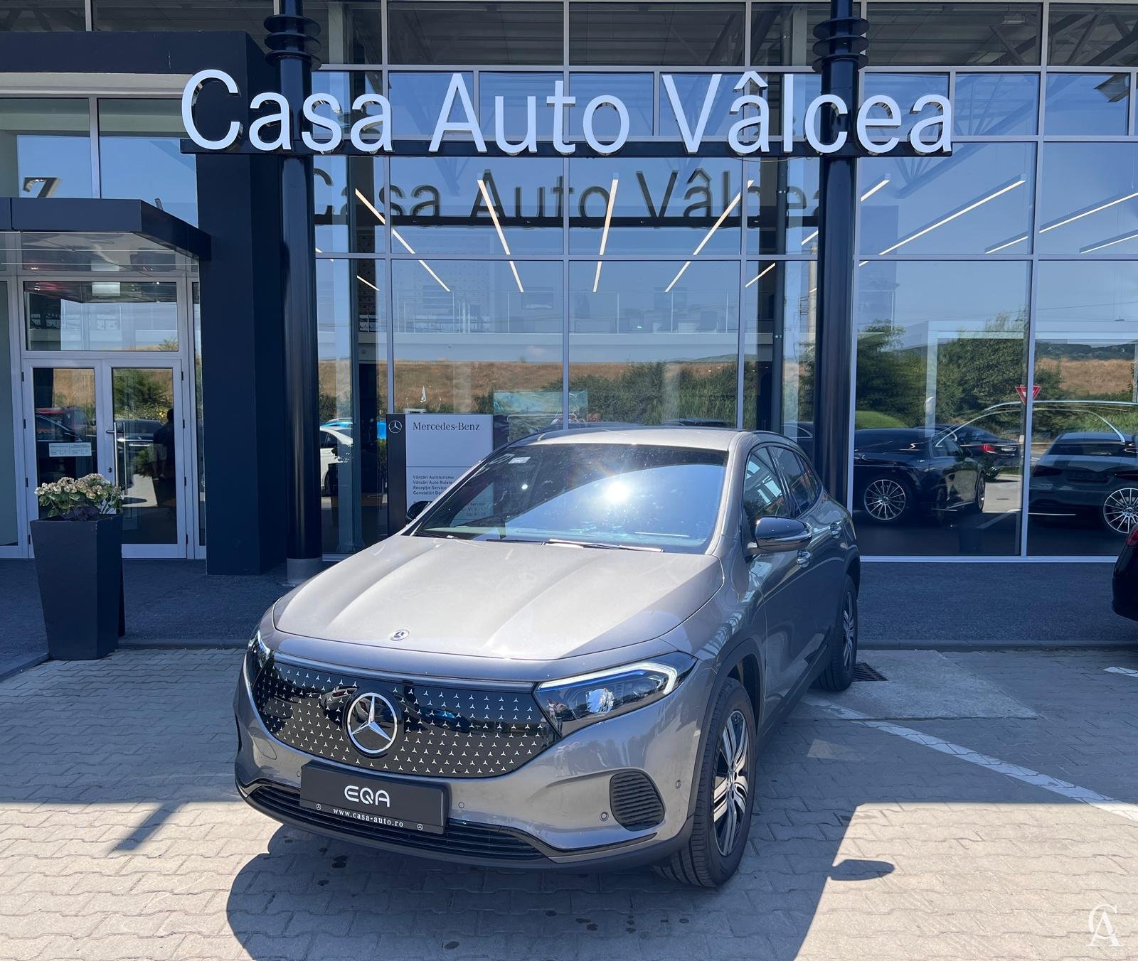 MERCEDES-BENZ EQA 250 +