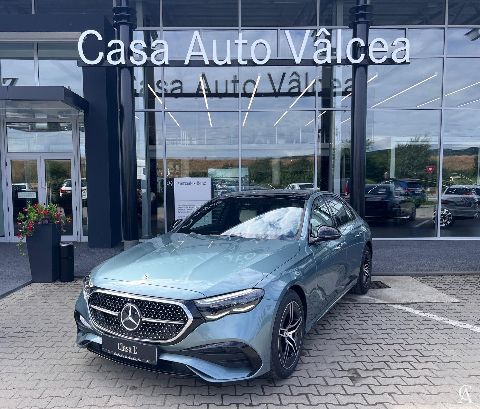 MERCEDES-BENZ E 200 4MATIC Limuzina