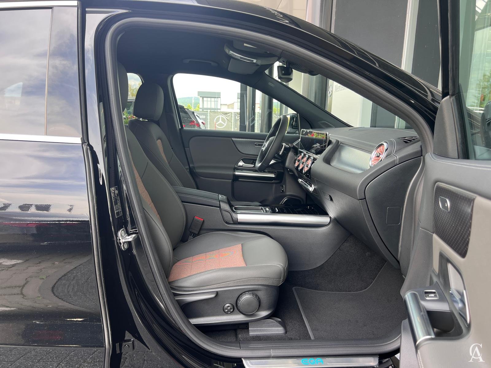 MERCEDES-BENZ EQA 250 +