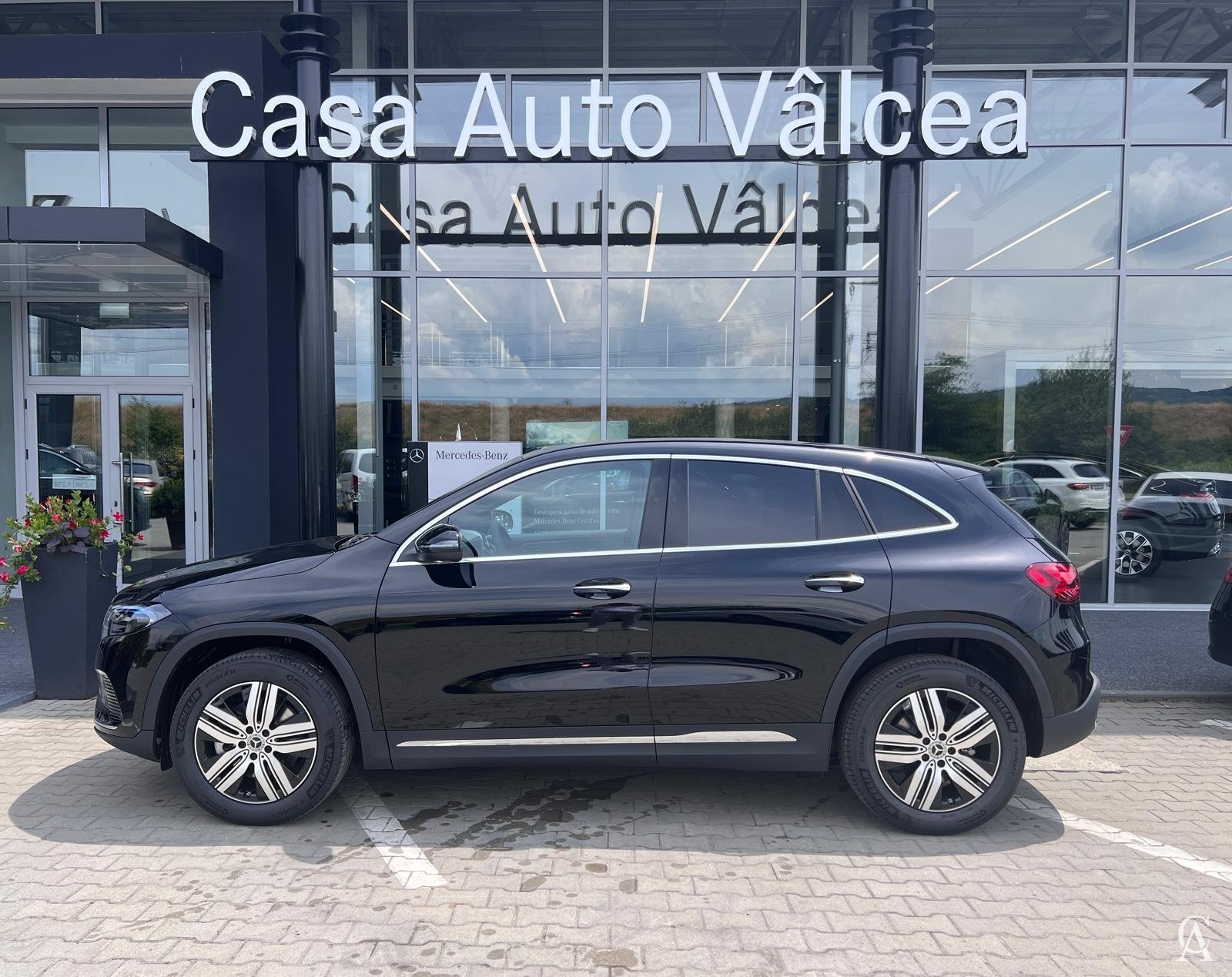 MERCEDES-BENZ EQA 250 +