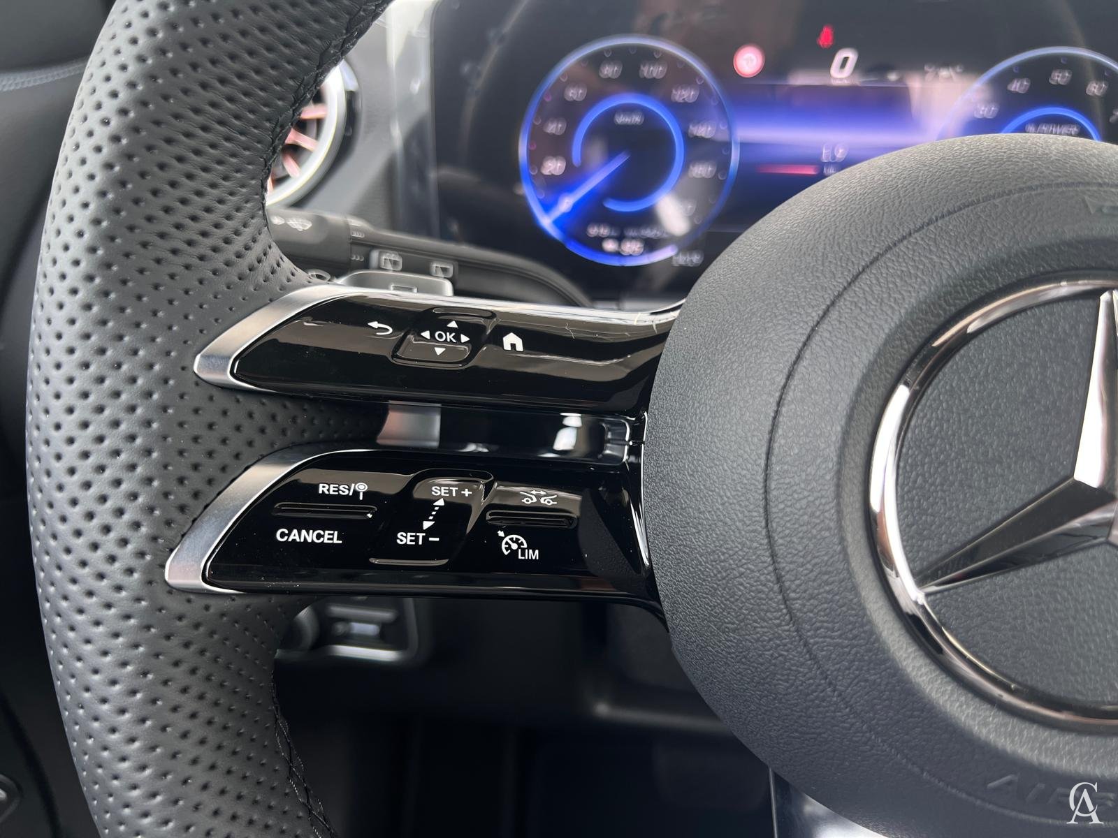 MERCEDES-BENZ EQA 250 +