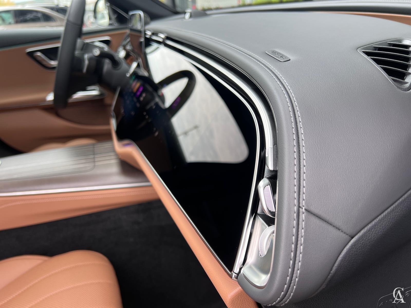 MERCEDES-BENZ E 200 4MATIC Limuzina