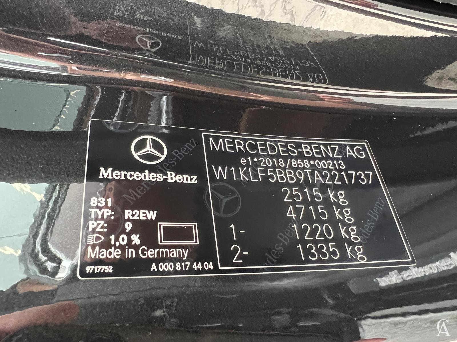 MERCEDES-BENZ E 200 4MATIC Limuzina
