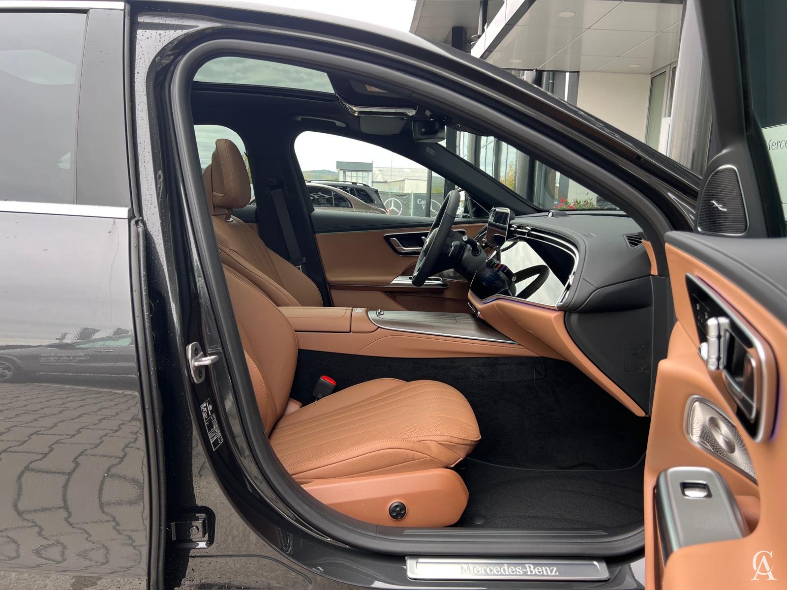 MERCEDES-BENZ E 200 4MATIC Limuzina
