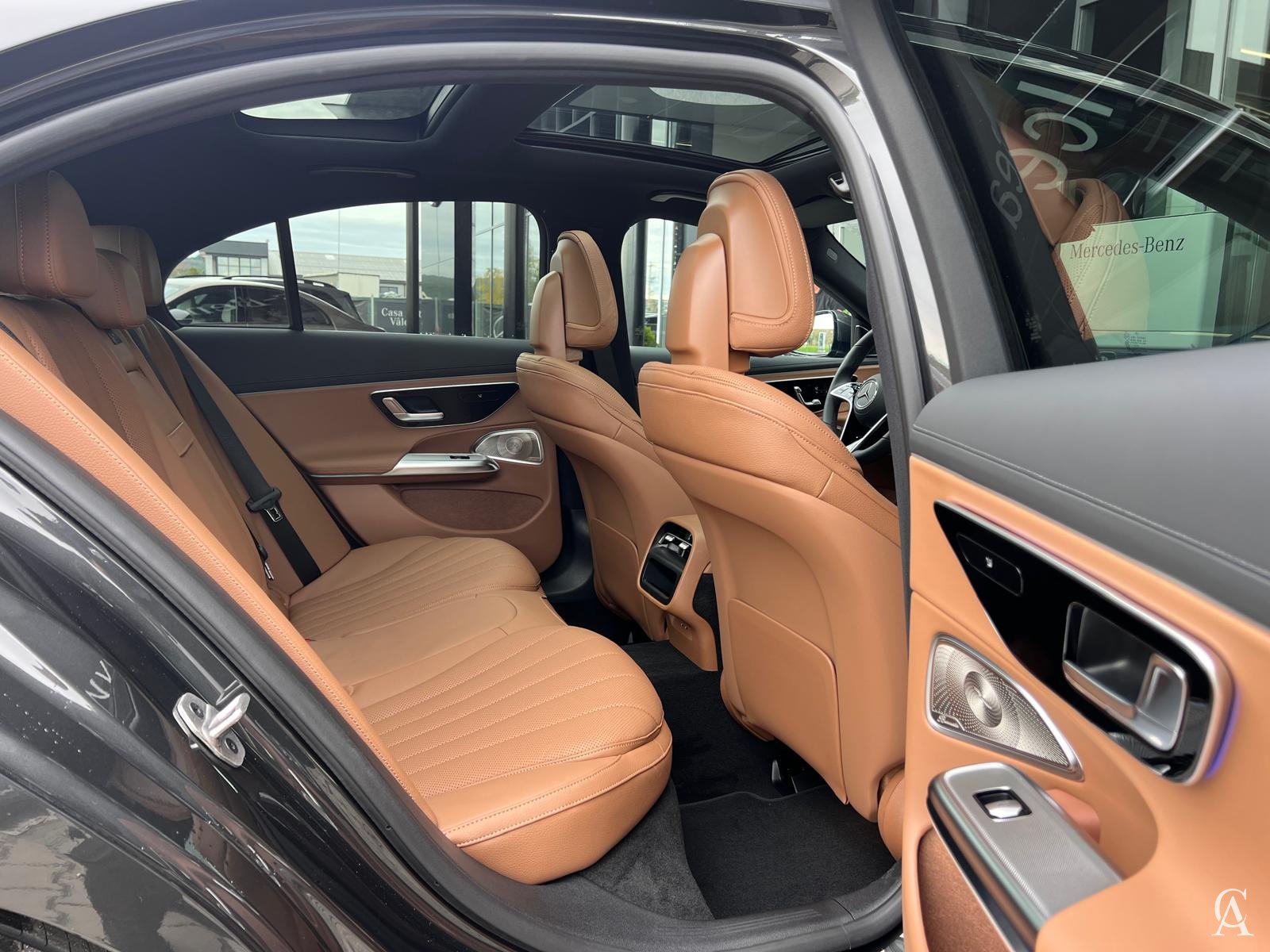 MERCEDES-BENZ E 200 4MATIC Limuzina
