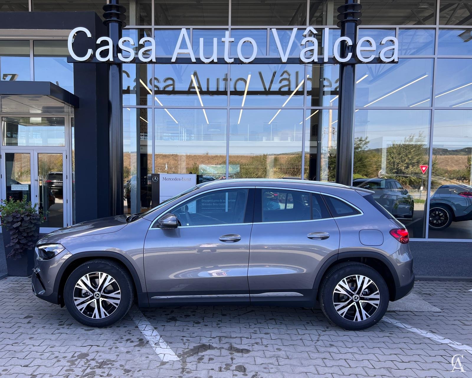 MERCEDES-BENZ GLA 180