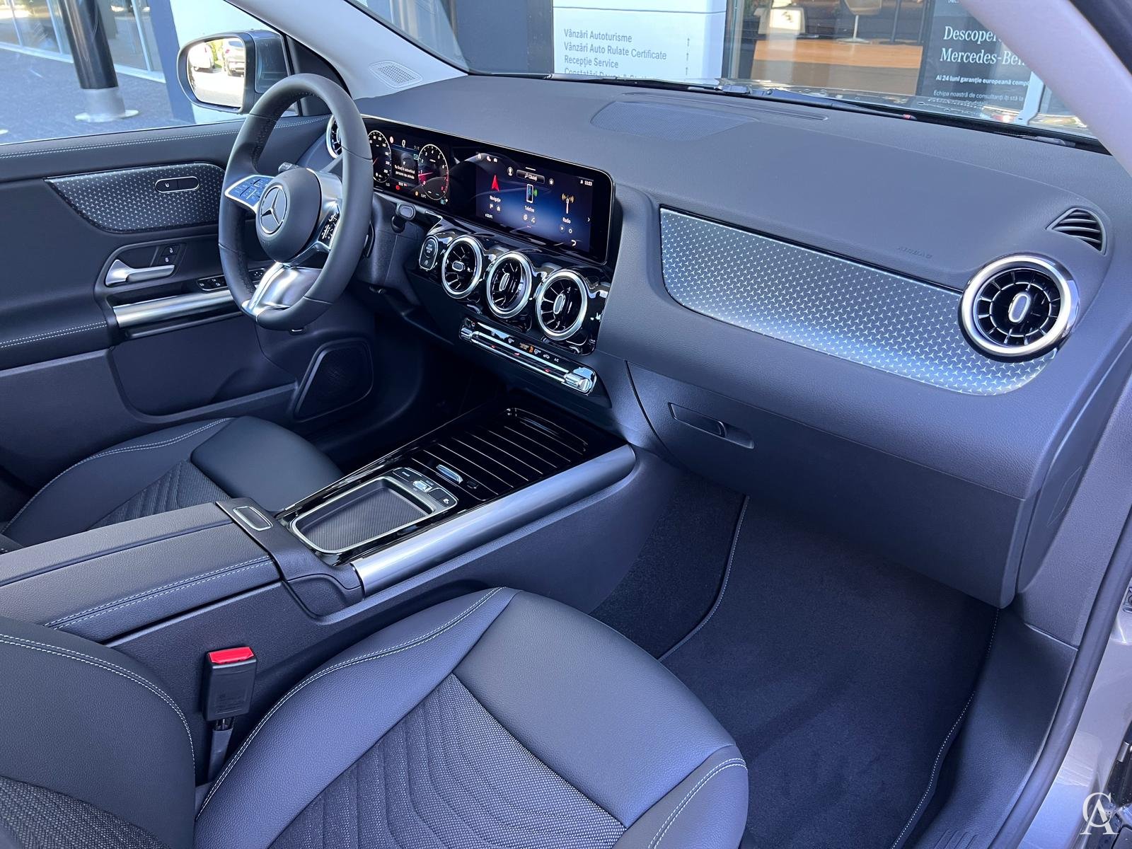 MERCEDES-BENZ GLA 180