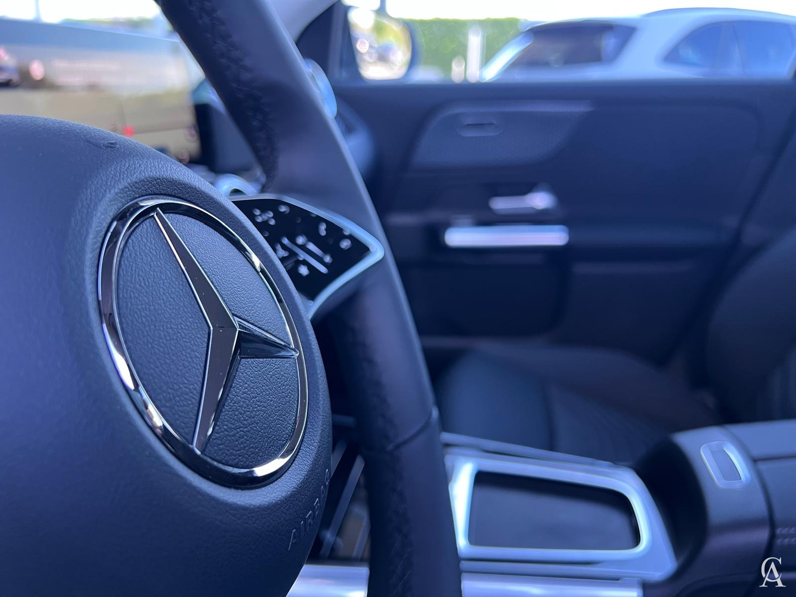 MERCEDES-BENZ GLA 180