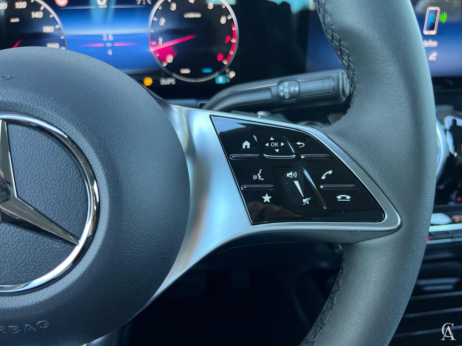 MERCEDES-BENZ GLA 180
