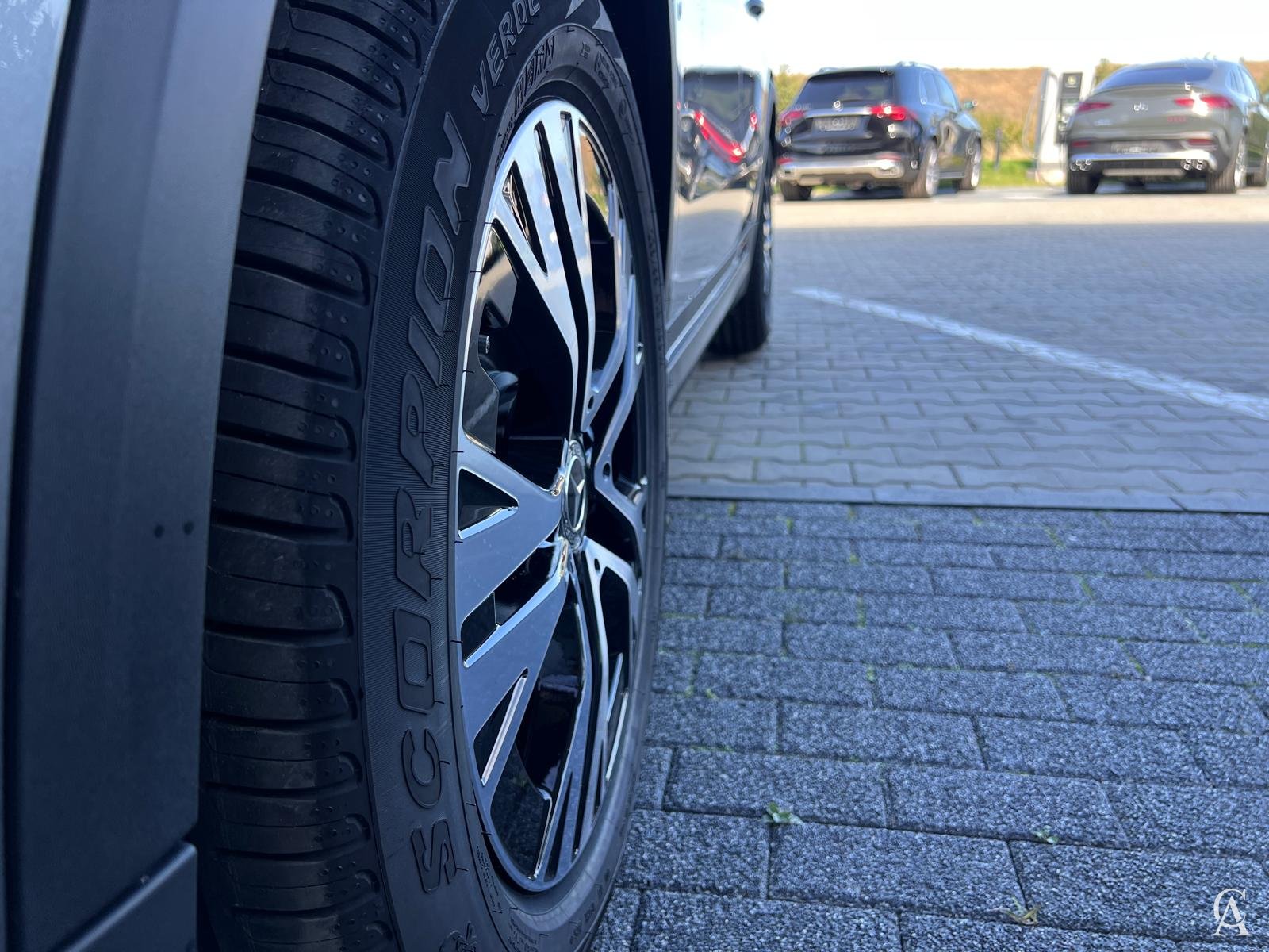 MERCEDES-BENZ GLA 180