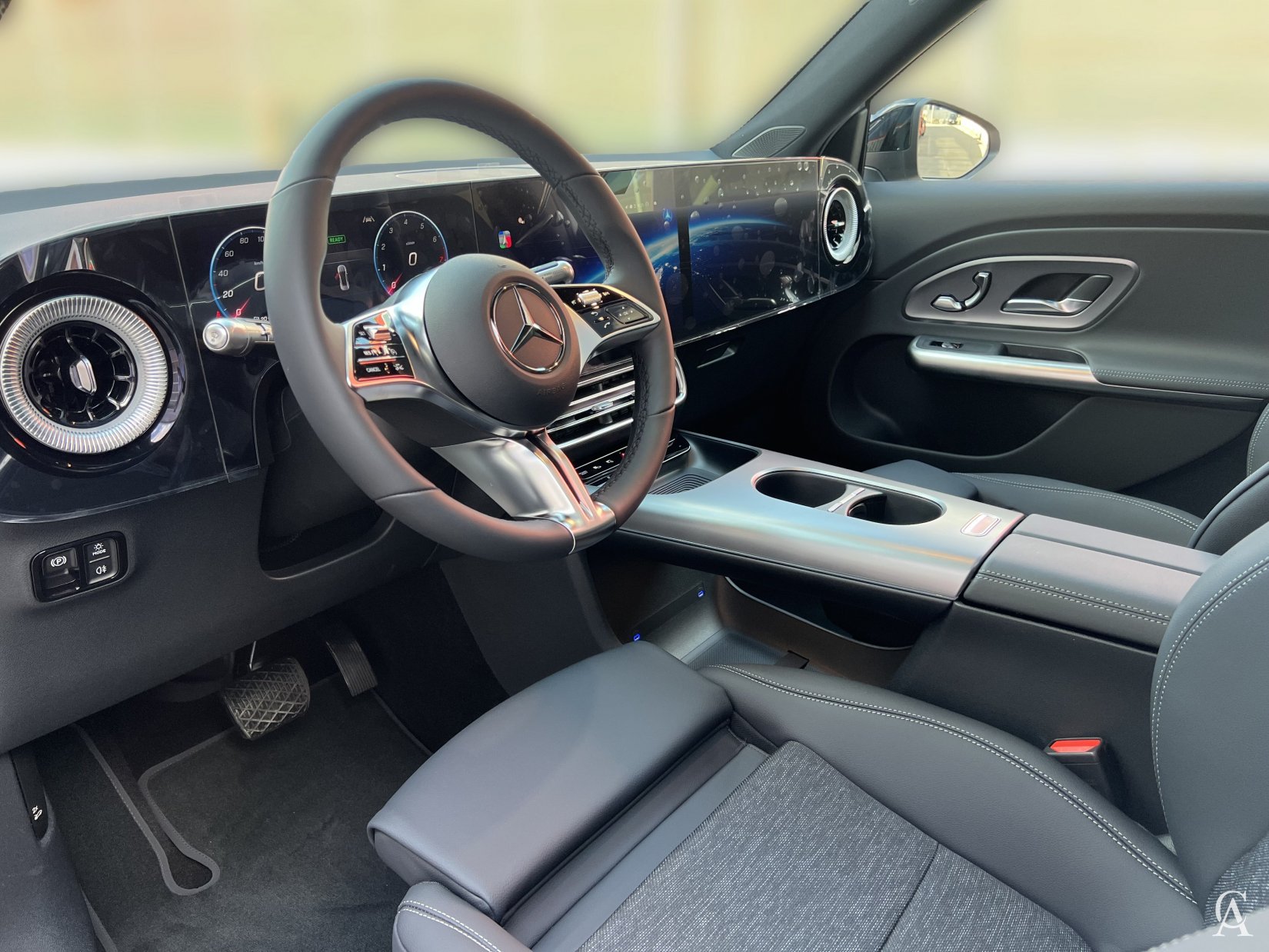 MERCEDES-BENZ GLB 200